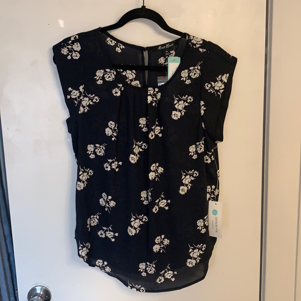 Medium, Alice Blue, short sleeve, navy blouse